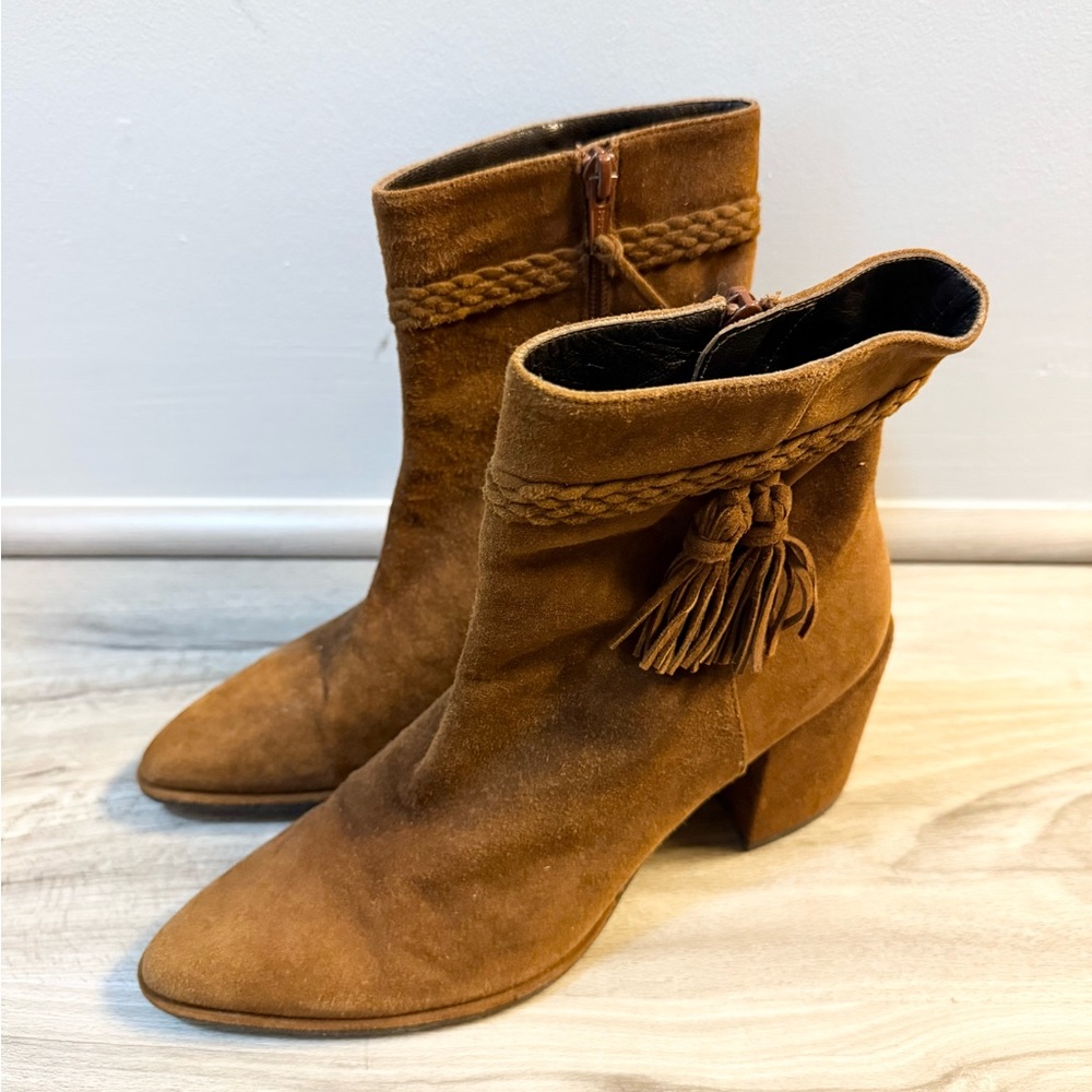 Stuart Weizman Brown Suede Bootie in size 7.5